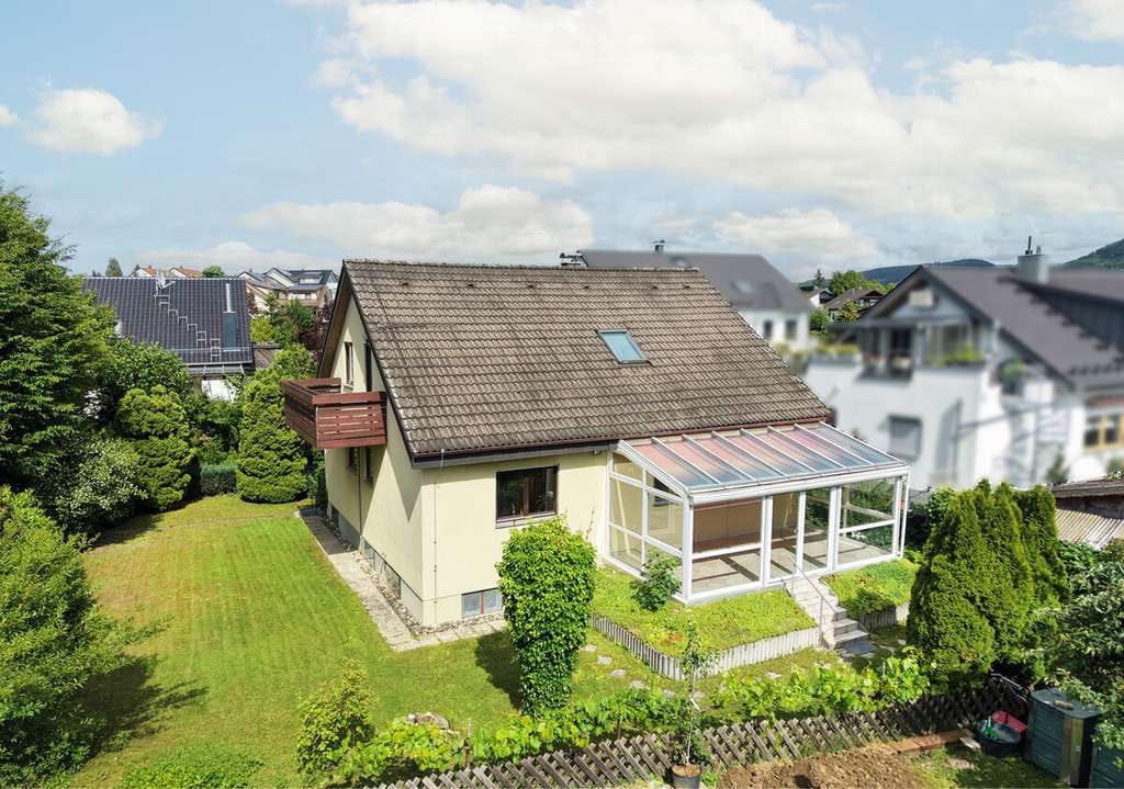Immobilie in Böbingen an der Rems - Einfamilienhaus mit Einliegerwohnung in ruhiger Lage! - Bild 0