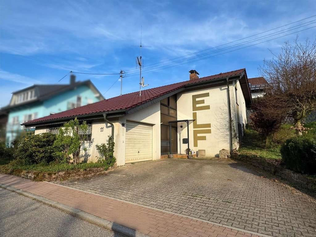 Immobilie in Schönbrunn - Familienfreundliches Einfamilienhaus mit Terrasse & Garten in Haag - Bild 0