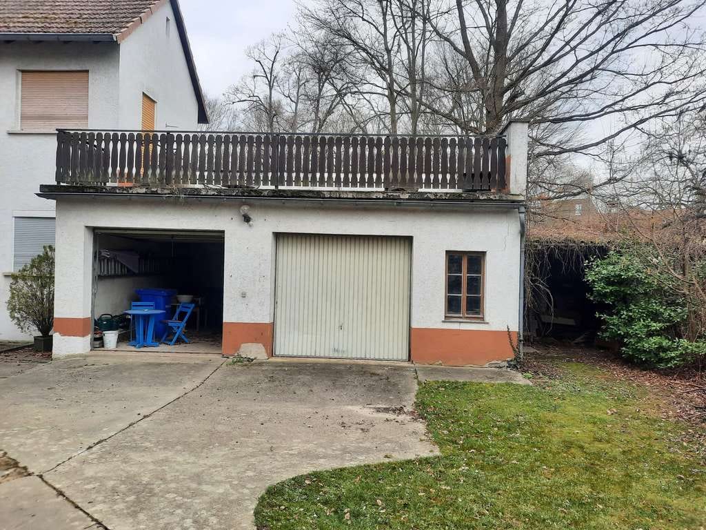 Immobilie in Westhofen - Seltene Gelegenheit: Einfamilienhaus in einzigartiger Alleinlage direkt am Liebfrauenpark in Westhof - Bild 1