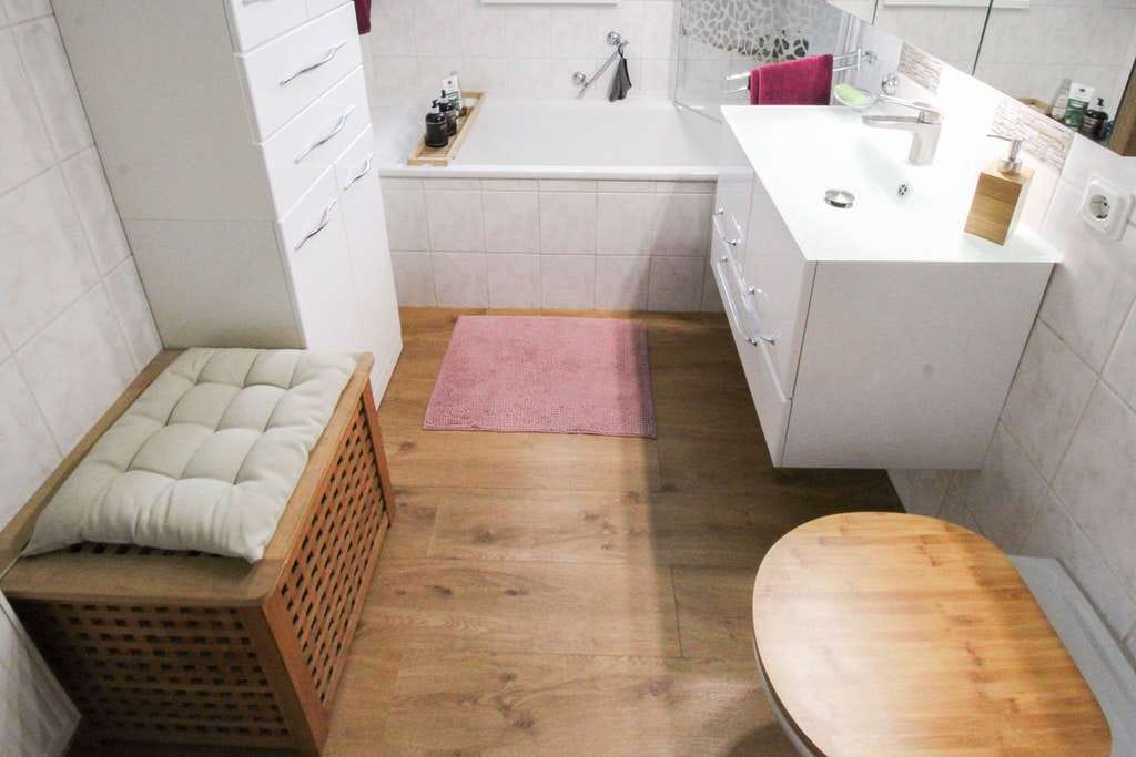 Immobilie in Velten - Wird bezugsfrei: Moderne 3-Zimmer-Wohnung mit Balkon und Tiefgaragenstellplatz - Bild 3