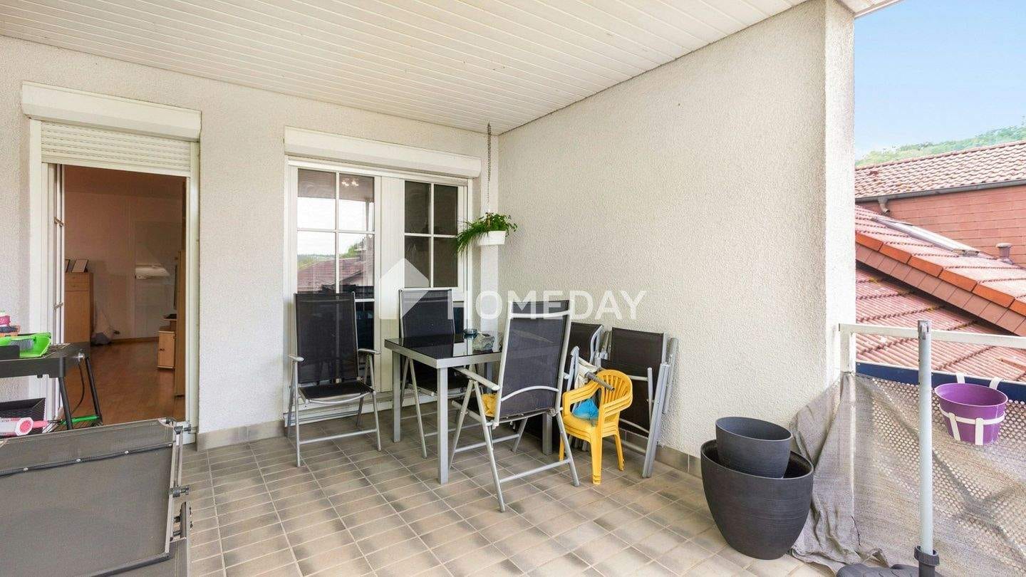 Immobilie in Königsbach-Stein - Sonnenbalkon, Raumgefühl, Ruhe - diese DG-Wohnung hat das gewisse Extra - Bild 2