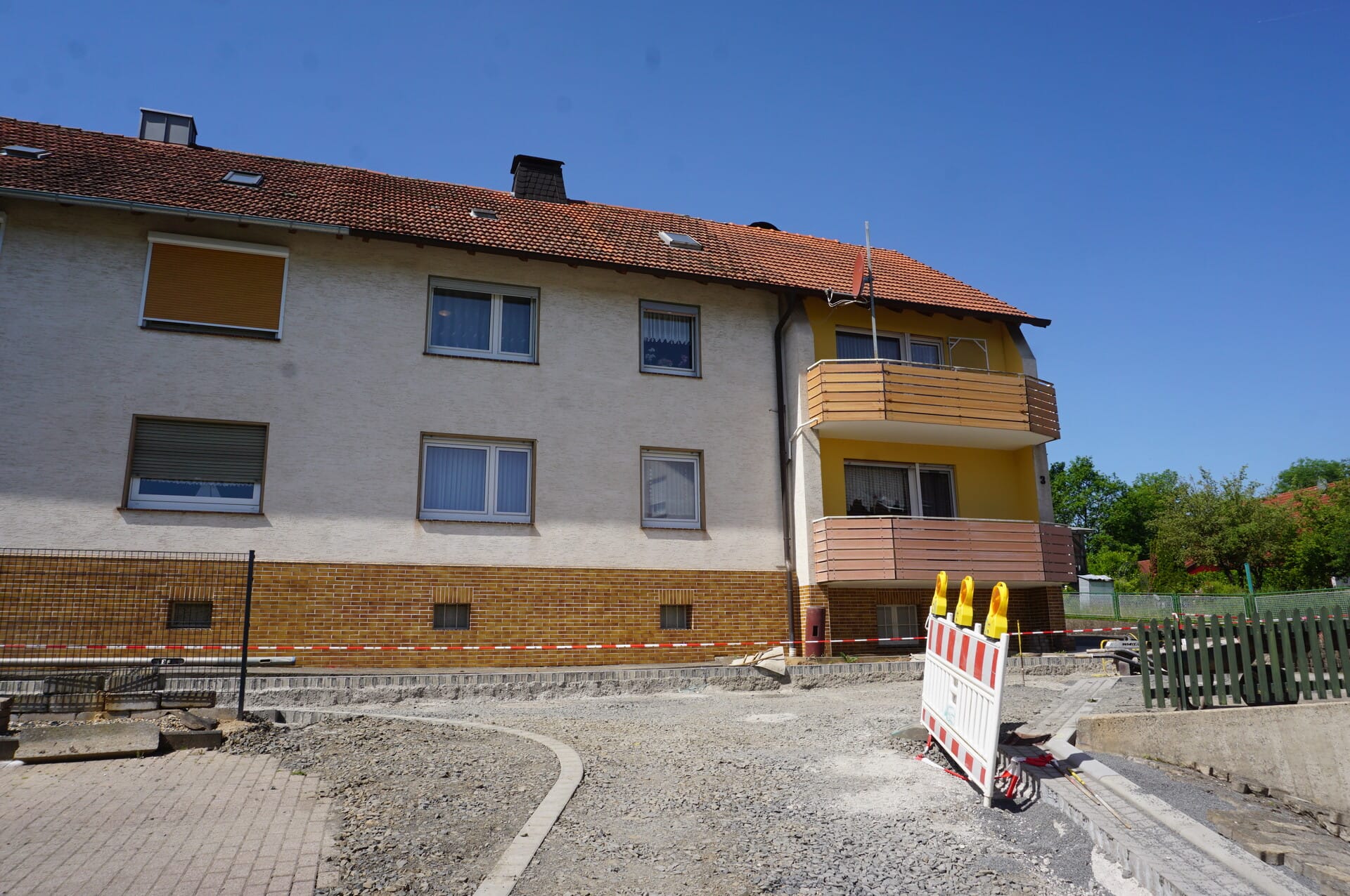 Immobilie in Guxhagen - Gepflegtes Zweifamilienhaus zur Eigennutzung oder Vermietung. Keine Käuferprovision! - Bild 0