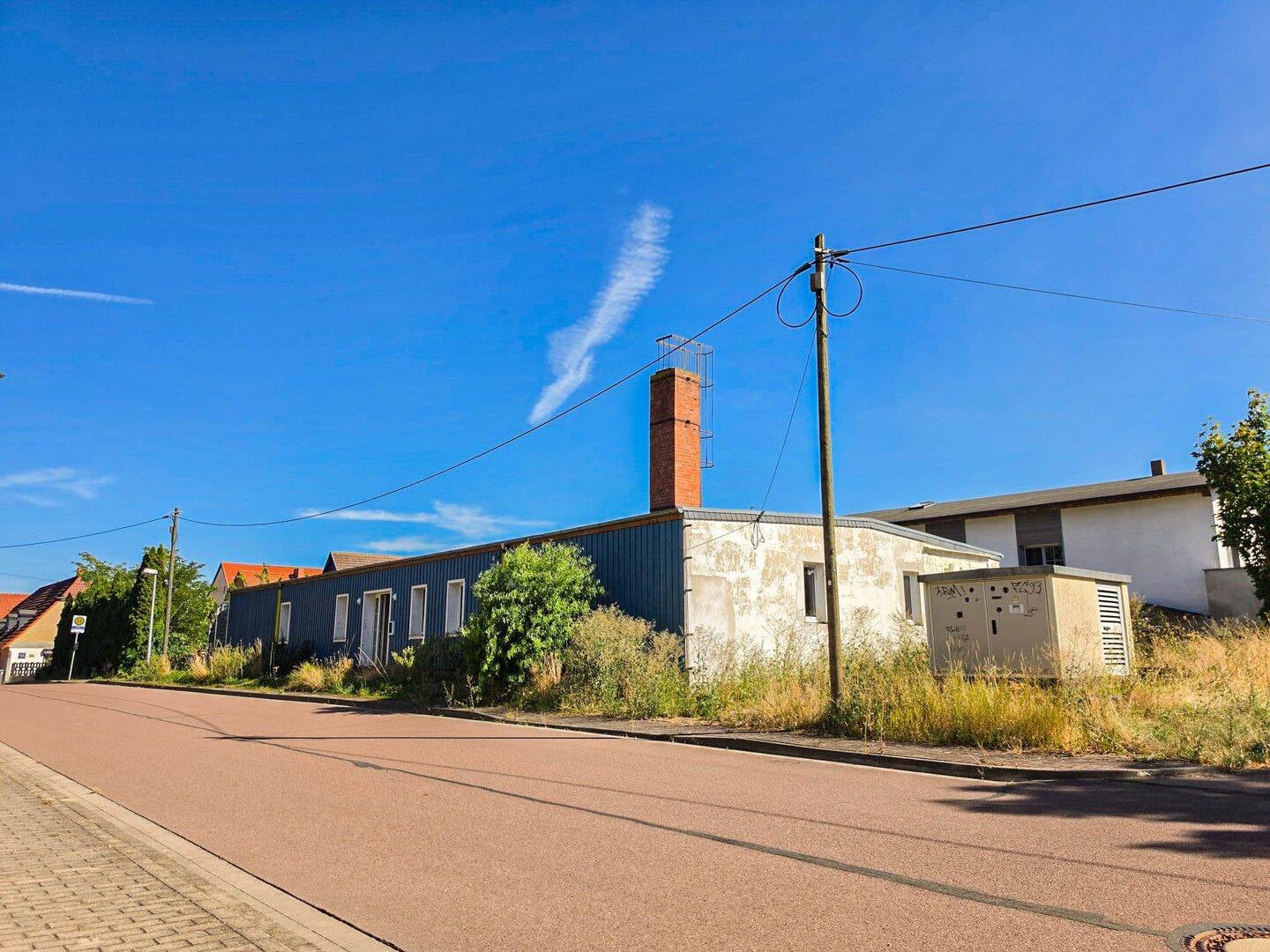 Immobilie in Osternienburger Land - Außergewöhnliches Wohnhaus mit zwei Wohneinheiten - ca. 195 m² Wohnfläche, großes Grundstück und viel Gestaltungsspielraum - Bild 3