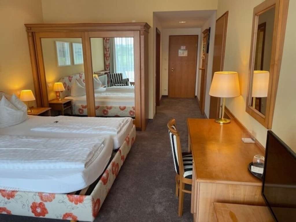 Immobilie in Rotthalmünster - Renditeobjekt: Zwei gepflgte Zimmer als Appartements im Golfclub Rotthalmünster zur Kapitalanlage - Bild 0