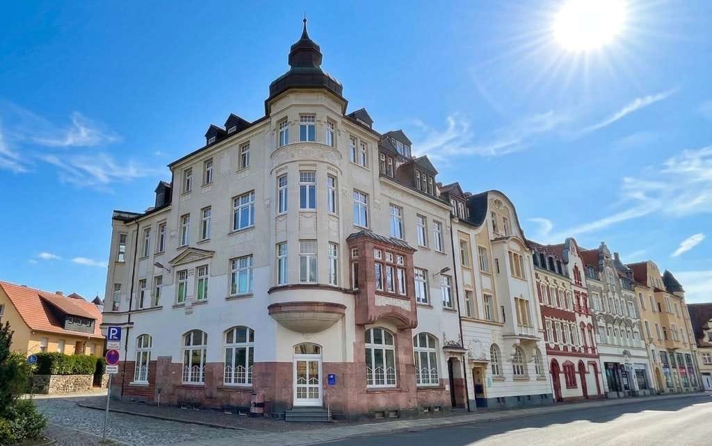 Immobilie in Wurzen - Denkmalschutz:  große 3-Zimmer-Dachgeschosswohnung mit Lift im Zentrum von Wurzen bei Leipzig - Bild 2