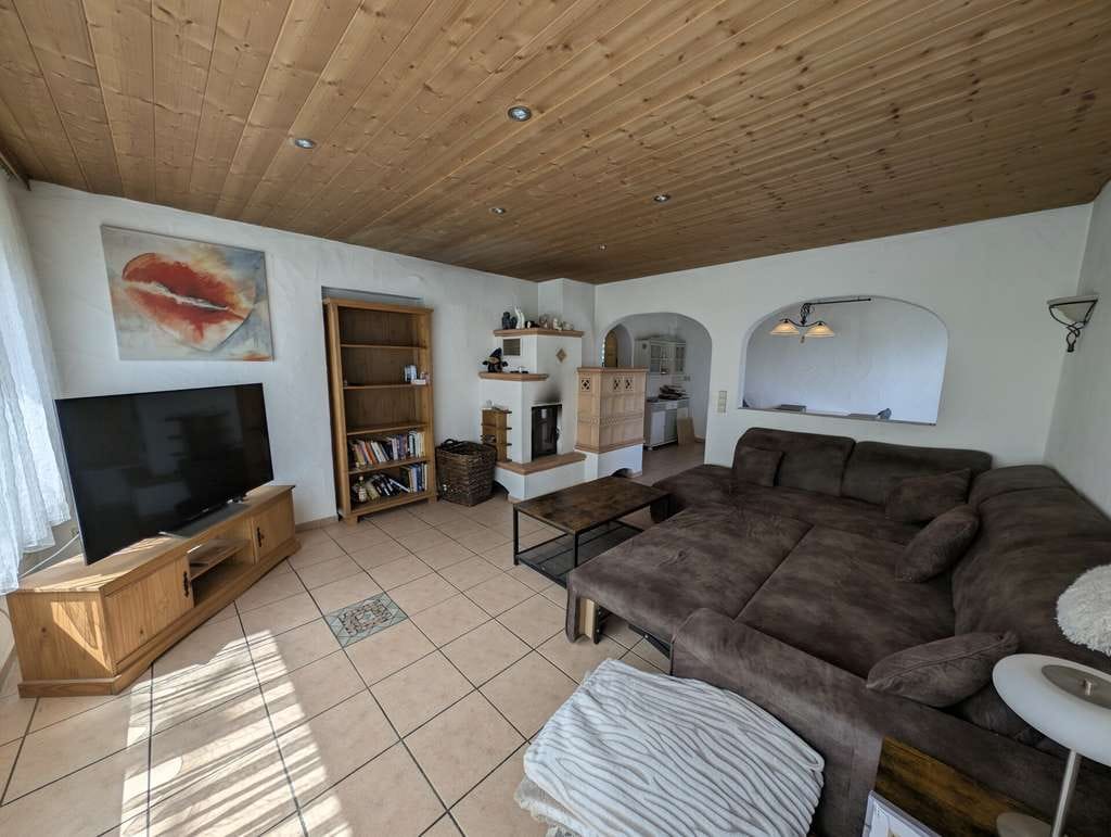 Immobilie in Renningen - Freies 2 Familienhaus mit Garten und Garage mit vielfachen Nutzungsmöglichkeiten! - Bild 3