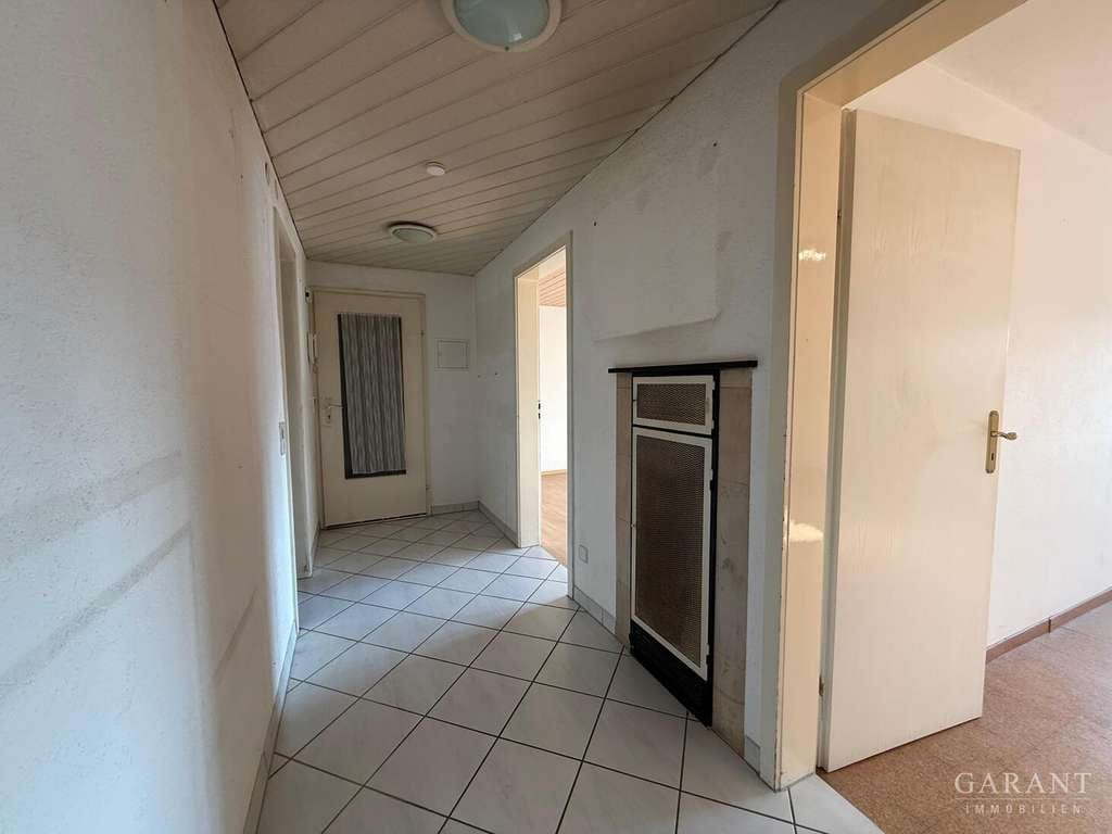 Immobilie in Filderstadt - Charmante Dachgeschoss-Wohnung mit Ausbaupotenzial & Stellplatz - sofort bezugsfrei! - Bild 4