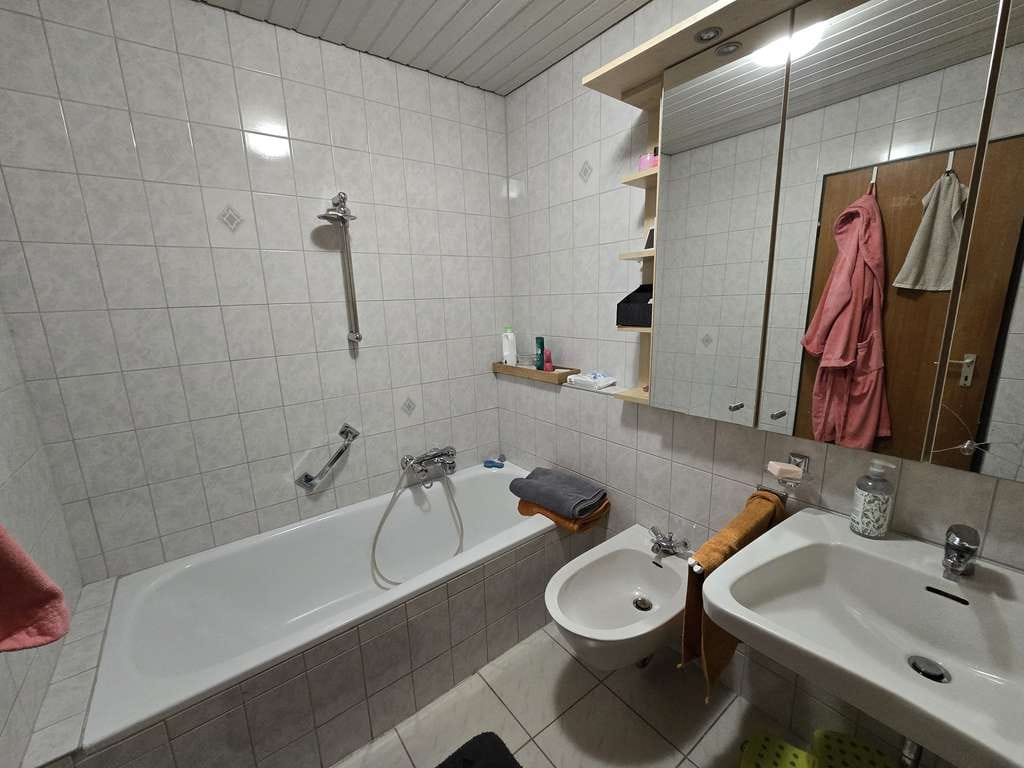 Immobilie in Moosburg - Gemütliche DHH mit Garten und Garage in ländlicher Lage - Bild 2