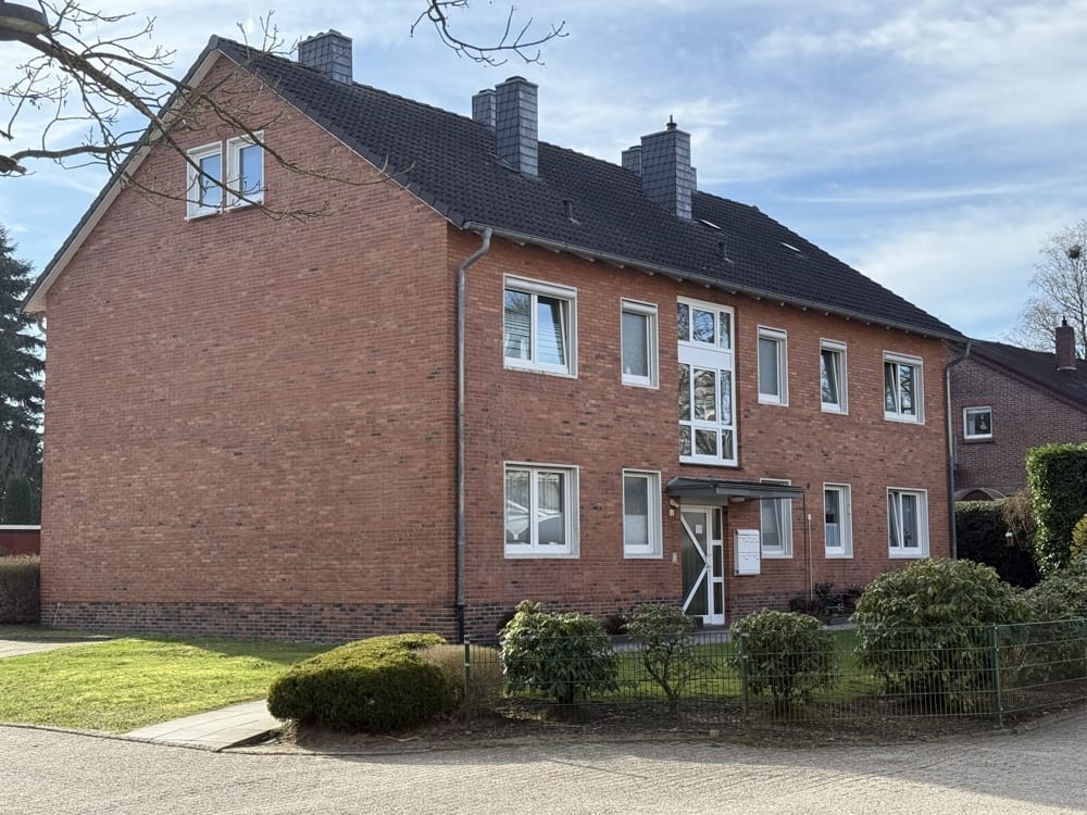 Immobilie in Bad Zwischenahn - Mehrfamilienhaus mit 4 Wohneinheiten in Bad Zwischenahn , ideale Kapitalanlage mit Entwicklungspotenzial - Bild 0