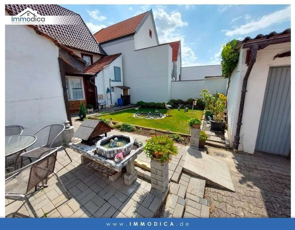 Immobilie in Großkarlbach - Einfamilienhaus mit Garage und Garten im historischen Ortskern von Großkarlbach - Bild 3