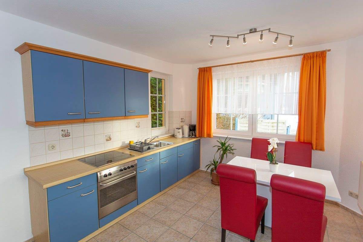 Immobilie in Göhren - Attraktives Apartmenthaus in Göhren auf Rügen – Zwei Häuser mit sieben Ferienwohnungen und Eigentümerwohnung - Bild 3