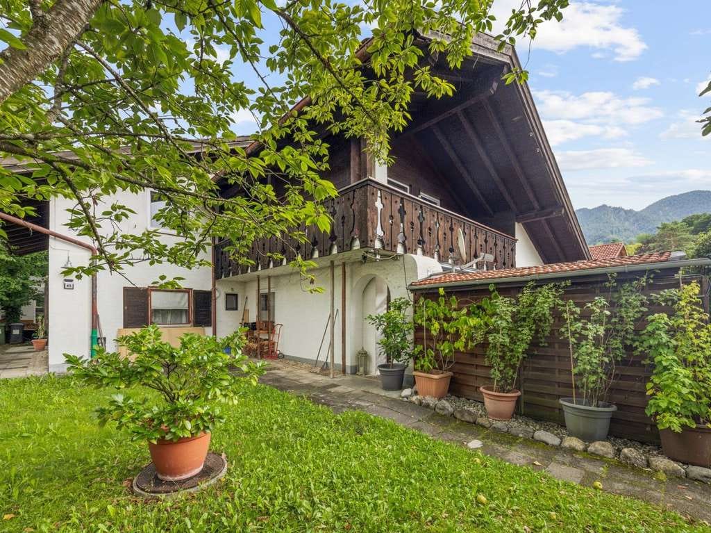 Immobilie in Kochel am See - Attraktives Mehrfamilienhaus mit vier Wohneinheiten - Bild 2