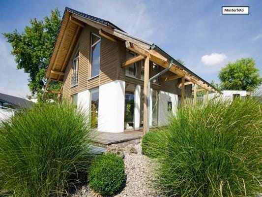 Immobilie in Ruhland - Zwangsversteigerung - Einfamilienhaus, 1/2 Anteil: Ruhland - Bild 0