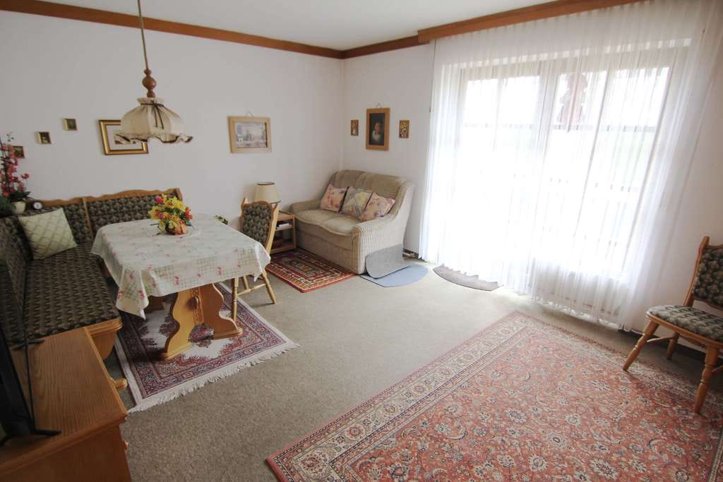Immobilie in Kirchham - Gemütliches 1-Zimmer-Apartment mit Südbalkon in Kirchham - Bild 1