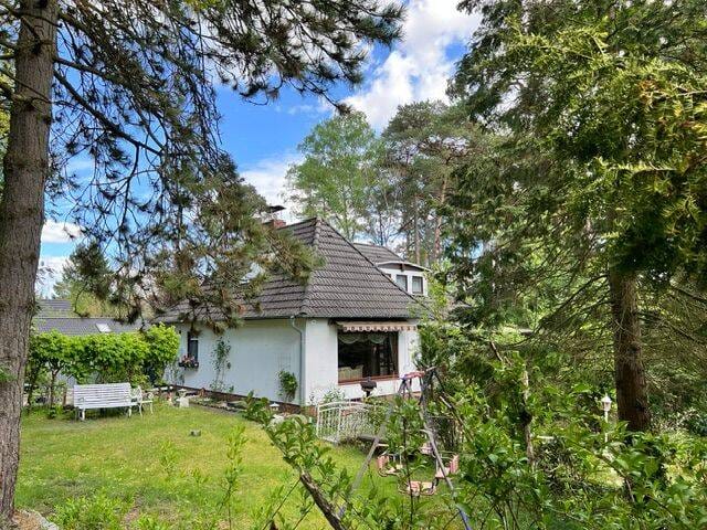 Immobilie in Jesteburg - schönes, solides Einfamilienhaus mit Charme in wunderschöner Lage von Jesteburg - Bild 0