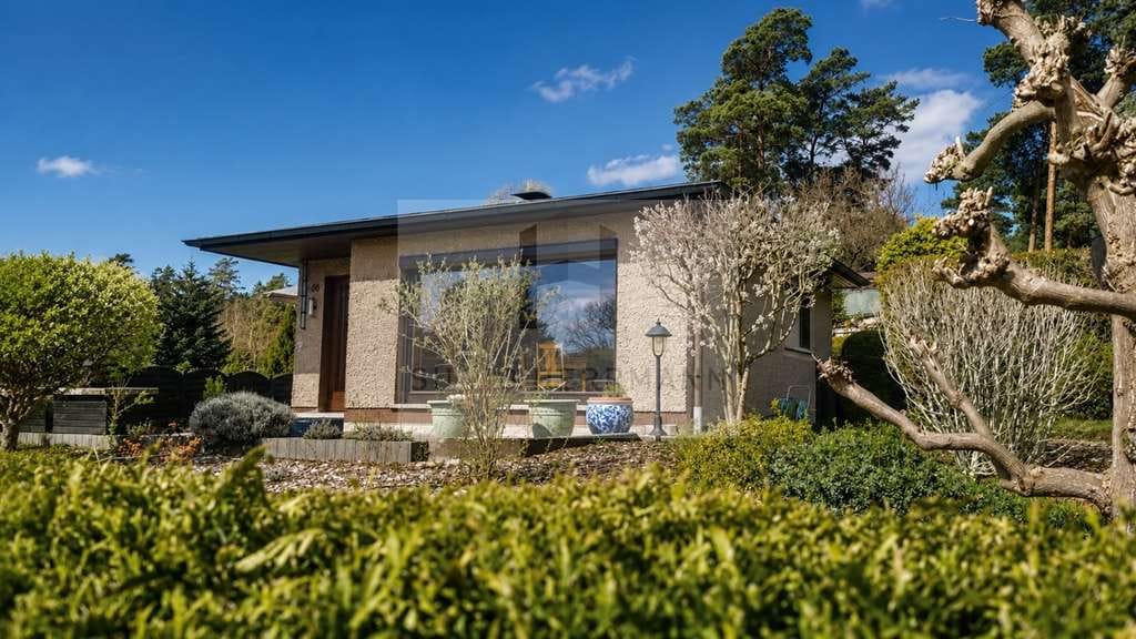 Immobilie in Schenkendöbern - Gepflegtes Ferienhaus am Pinnower See in ruhiger Lage - Bild 0