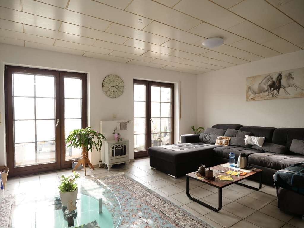 Immobilie in Gau-Bischofsheim - Maisonette-Wohnung mit Garten & großem Carport! - Bild 3