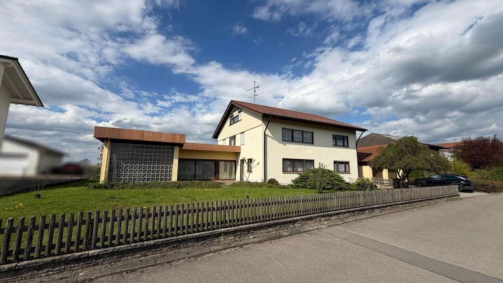 Immobilie in Neustetten - Wundervolles Wohnhaus mit toll angelegtem Garten - Bild 1