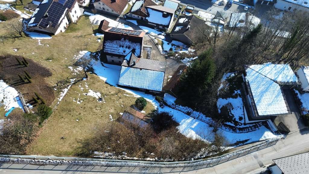 Immobilie in Hauzenberg - Zwei Haushälften - eine  starke Kombination: Mehrgenerationenwohnen mit Panoramablick in Hauzenberg - Bild 1