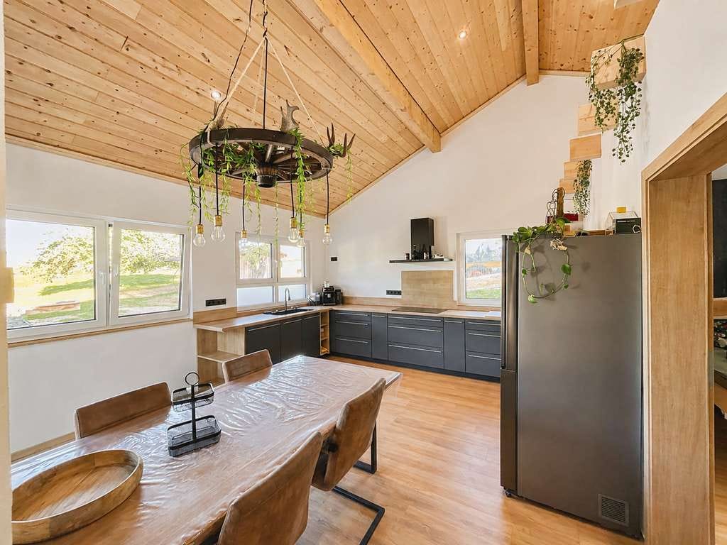Immobilie in Ludwigsau - Einziehen und wohlfühlen: Moderner Bungalow mit Terasse und großem Grundstück - Bild 0