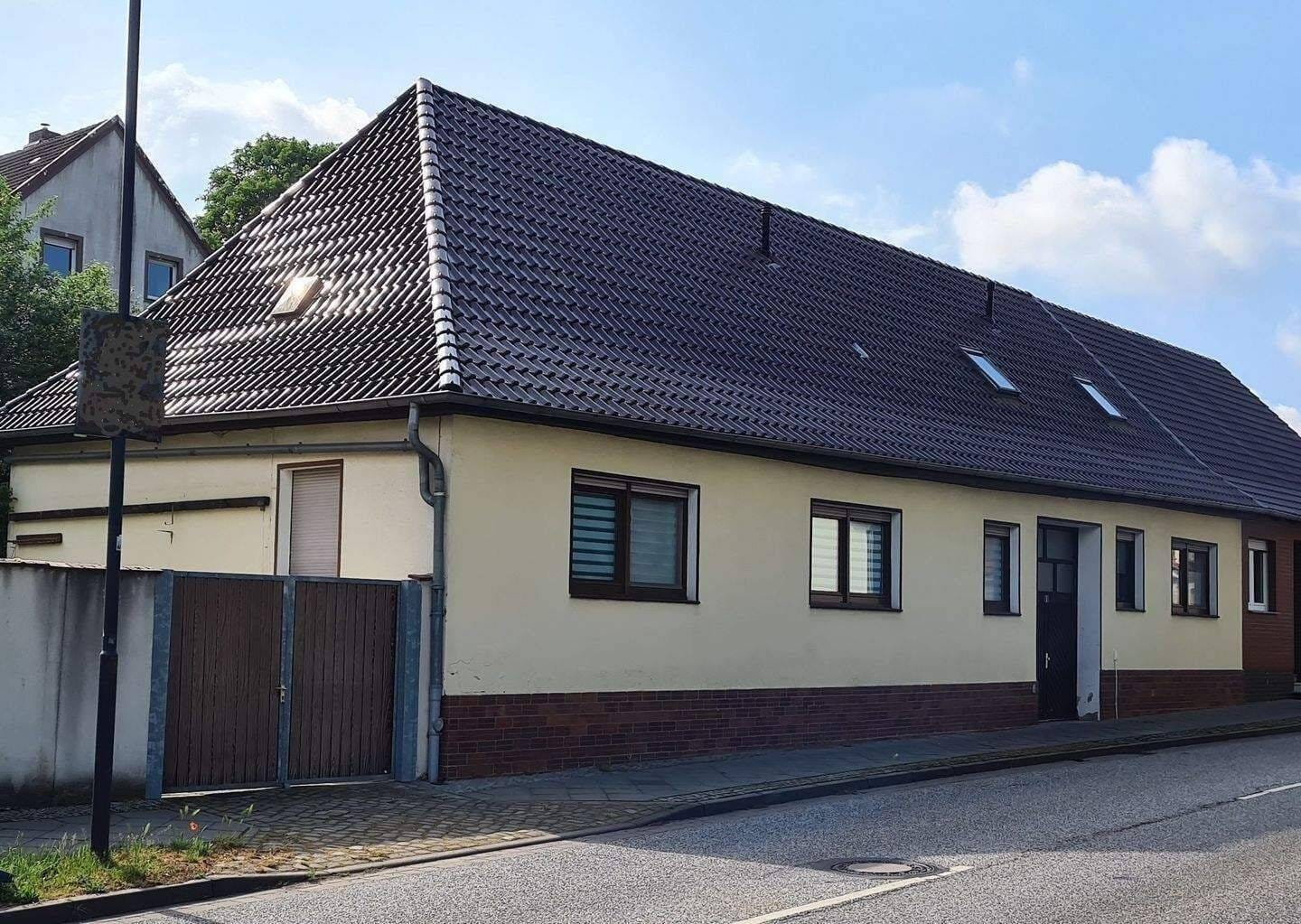 Immobilie in Klötze - Doppelwohnhaus (2 WE) in der Stadt Klötze / Altmark  zu verkaufen - Bild 0