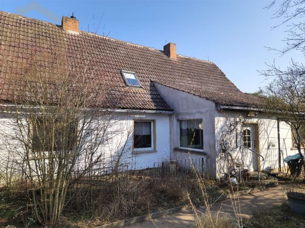 Immobilie in Aland - Sanierungsbedürftiges Haus mit 171 m² Wohnfläche und großem Grundstück! - Bild 0