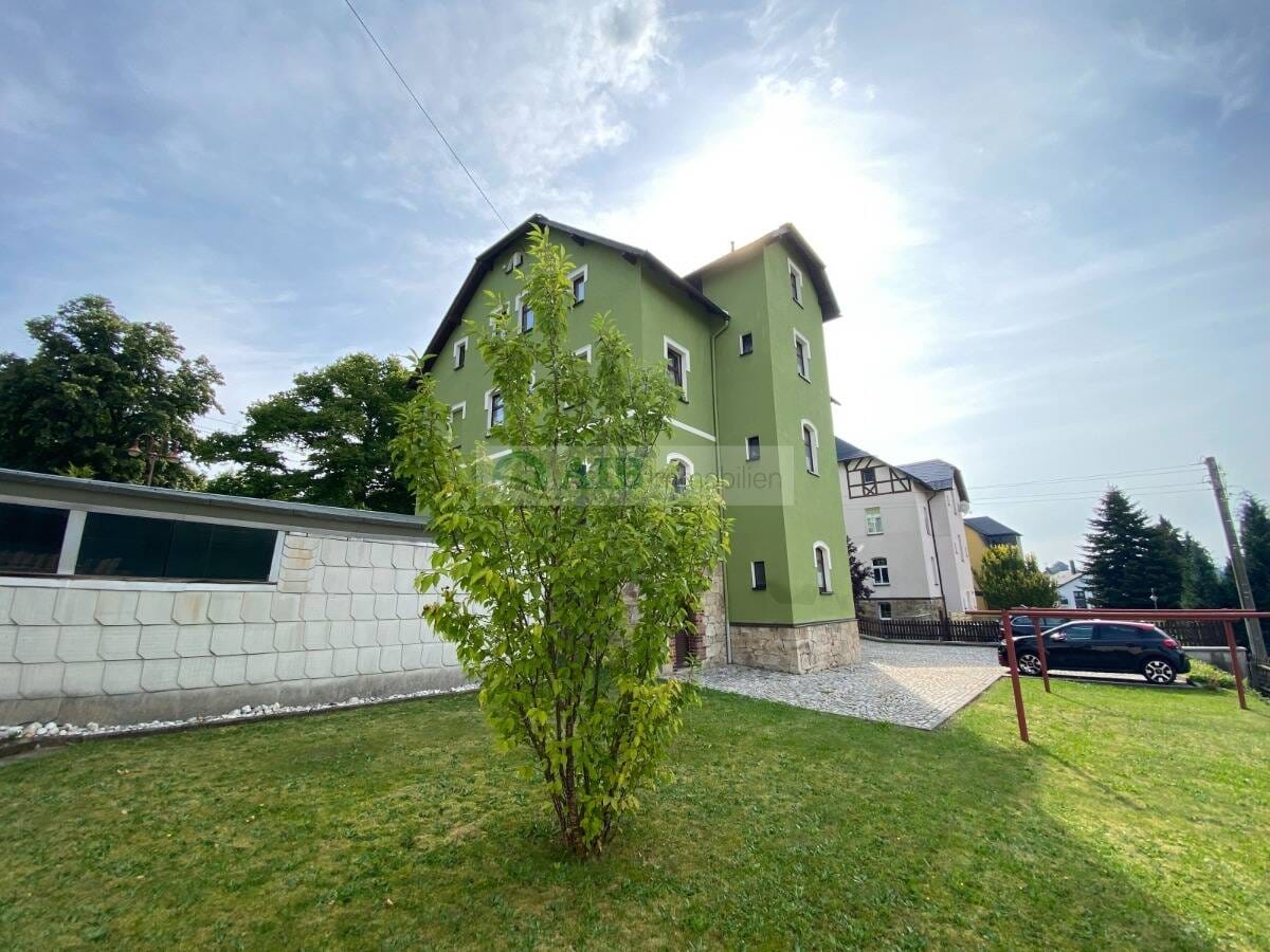 Immobilie in Lauter-Bernsbach - Solides Wohn- und Geschäftshaus in herrlicher Lage - Bild 1
