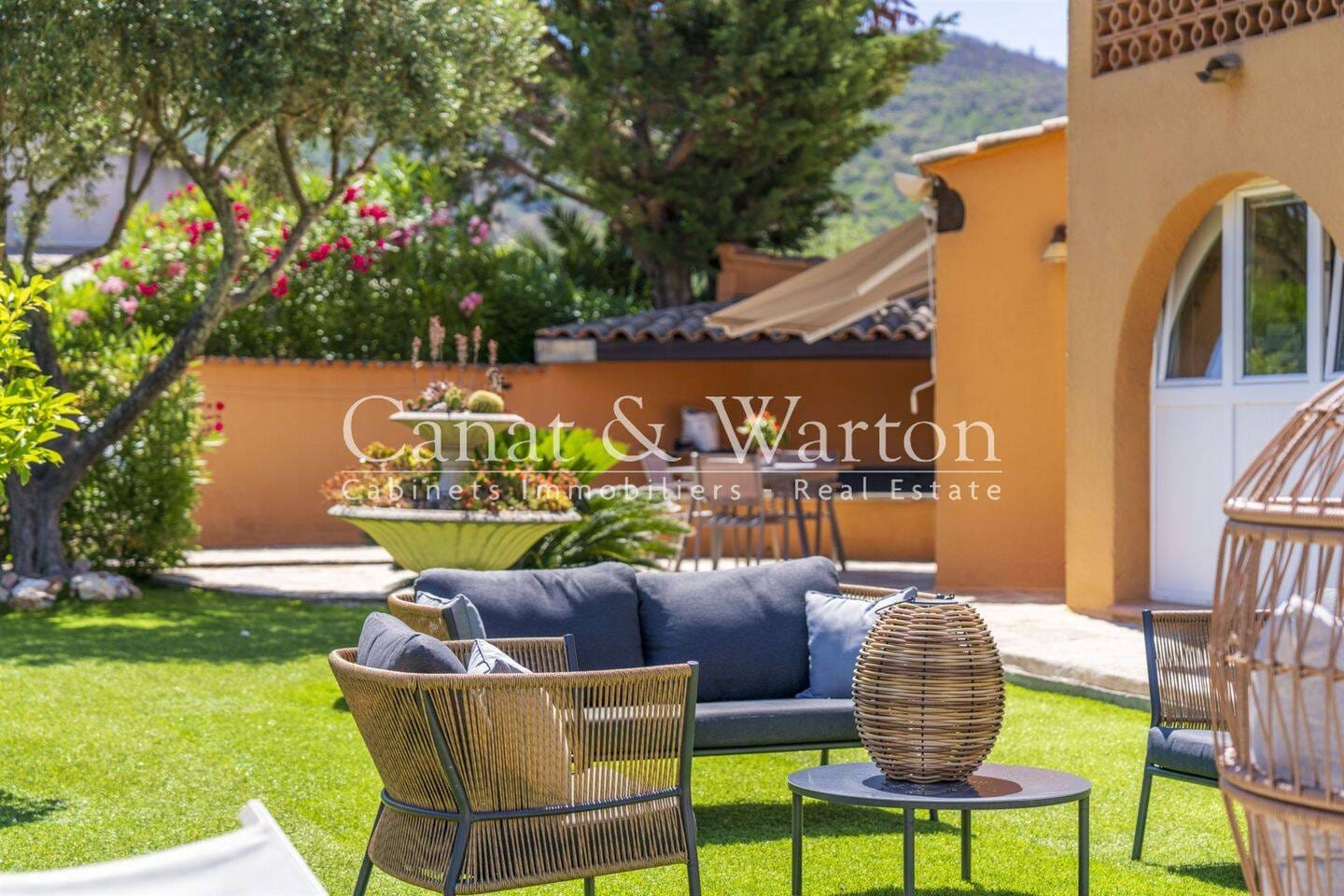 Immobilie in Marquartstein - La Londe-Les-Maures, Domaine De Valcros - Villa T5 mit Pool - Bild 0