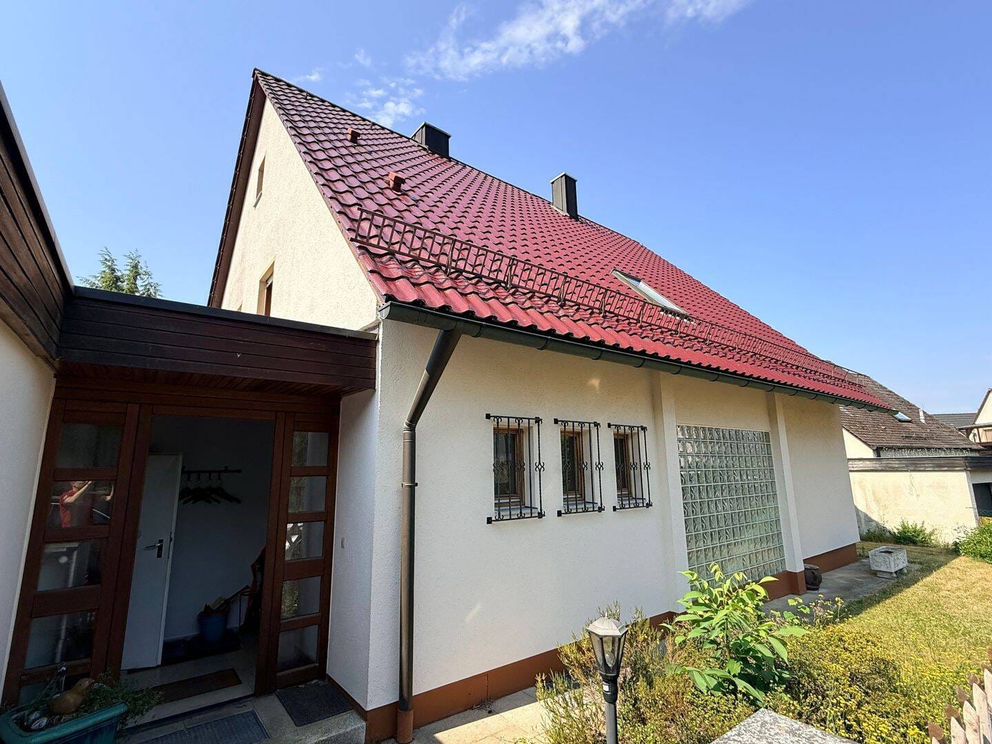 Immobilie in Rückersdorf - Freistehendes Einfamilienhaus mit sonnigem Garten und Garage - Bild 1
