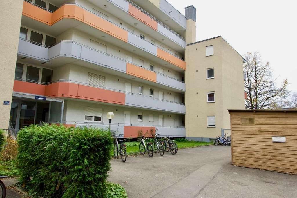 Immobilie in Ingolstadt - Renovierte 2-Zimmer-Wohnung mit Balkon&Tiefgarage(Erbpacht) - Bild 1