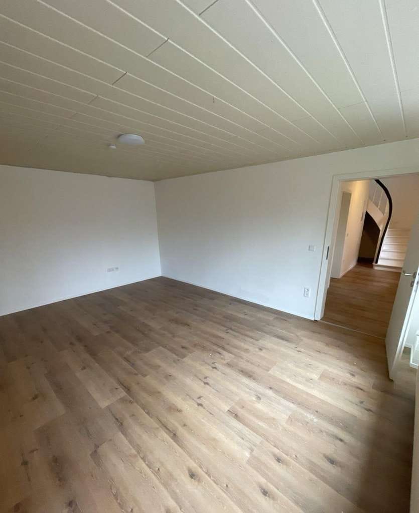 Immobilie in Uffenheim - *Gepflegtes Einfamilienhaus mit Terrasse und viel Platz* - Bild 0