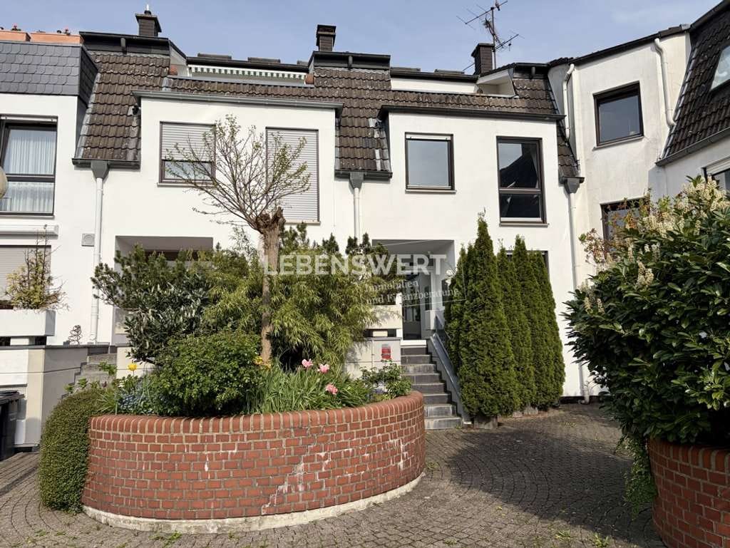 Immobilie in Mettmann - Stilvolles Stadthaus mit ca. 200 m² Wohnfläche, Kamin und Panoramablick über die Mettmanner City - Bild 0