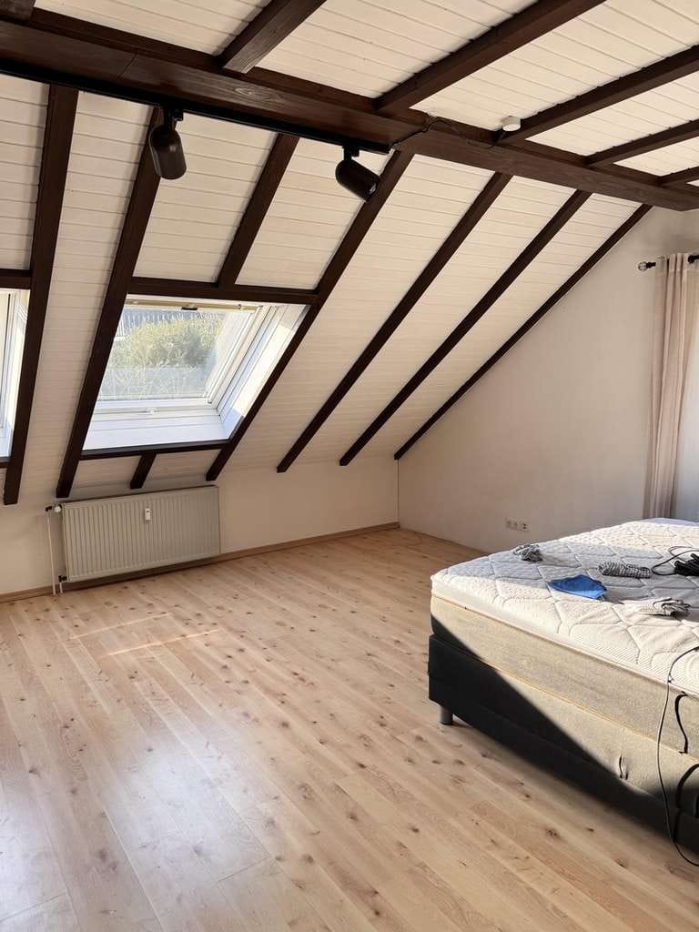 Immobilie in Bad Schwalbach - Wunderschöne gepflegte Dachgeschosswohnung - Bild 1