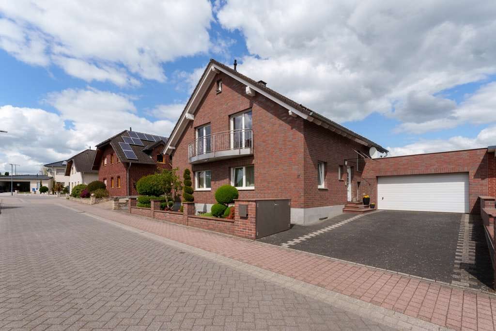 Immobilie in Großholbach - Großes Wohnhaus mit Grundstück und Garage in ruhiger Lage! - Bild 2