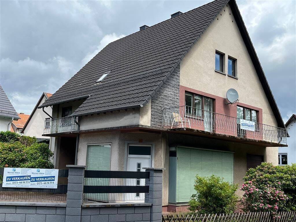 Immobilie in Landstuhl - Großes Einfamilienhaus in guter Lage mit ehemaliger Gewerbeeinheit und schönem Grundstück - Bild 0