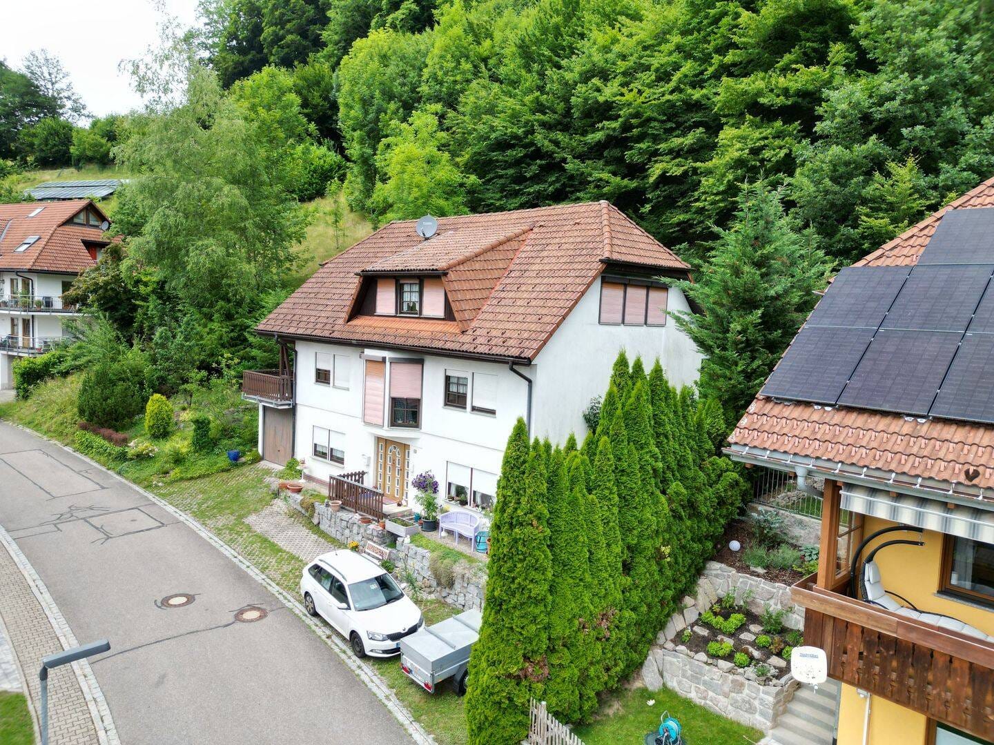 Immobilie in Aitern - Einfamilienhaus in bester Lage von Aitern - solide Kapitalanlage mit Entwicklungspotenzial - Bild 3