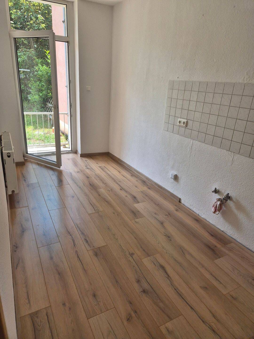 Immobilie in Werdau - vollvermietetes MFH mit denkmalgeschützter Fassade - Invest mit Faktor 11,98 - Bild 2