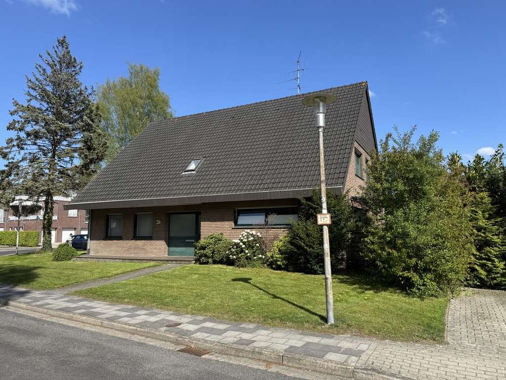 Immobilie in Papenburg - Einfamilienhaus mit 228 m² Wohnfläche in Papenburg Untenende - Bild 0