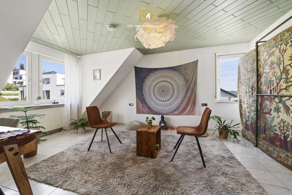 Immobilie in Albershausen - Maisonette-Eigentumswohnung mit Galerie, Carrara-Marmor und Weitblick - Bild 3