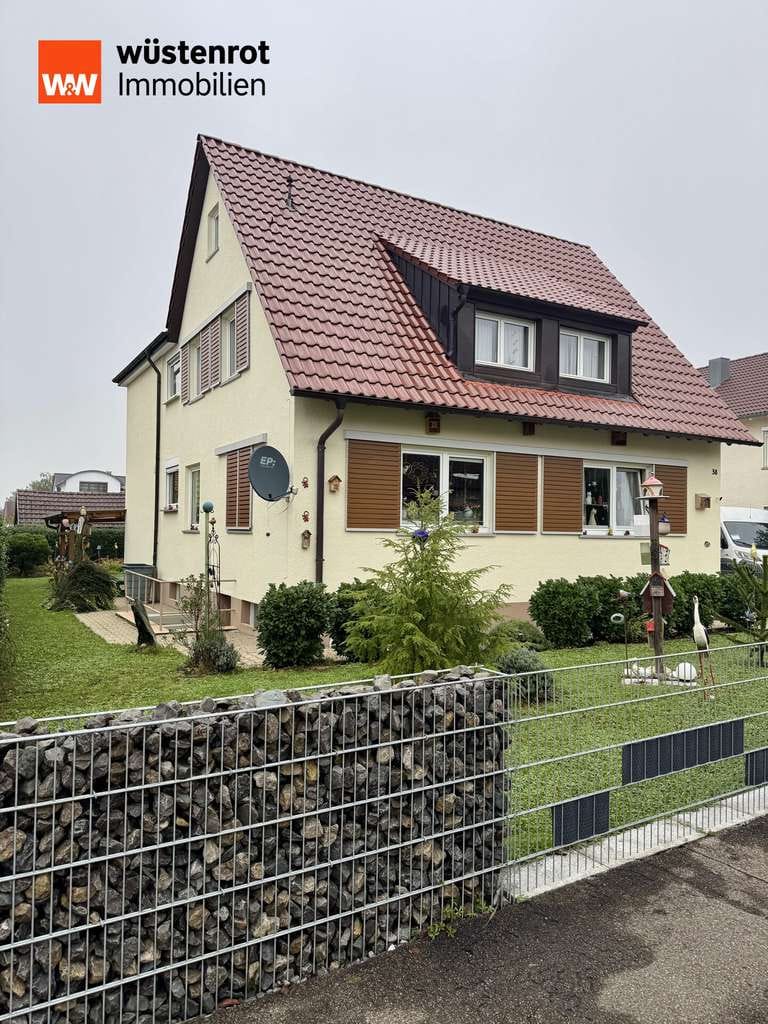 Immobilie in Heiningen - Ein Zuhause mit Zukunft: Großzügiges Haus mit Garten und flexiblen Wohnkonzepten - Bild 0