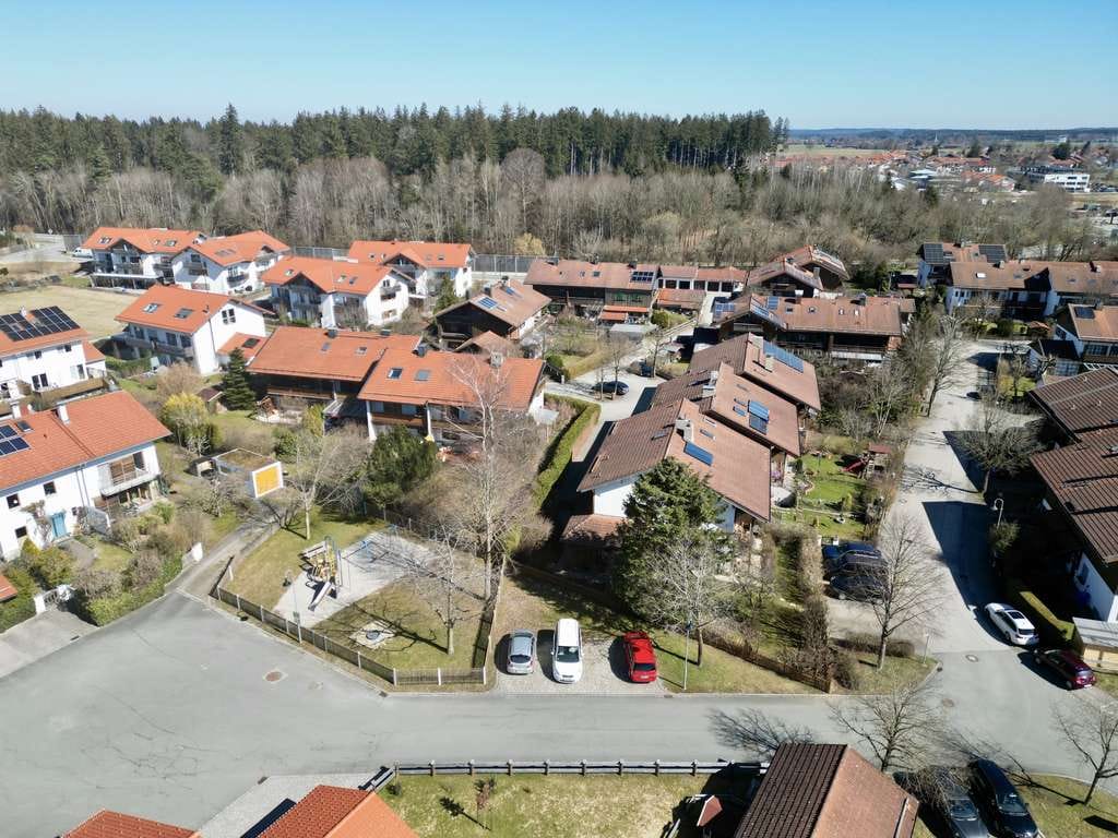 Immobilie in Holzkirchen - Provisionsfrei für den Käufer: Doppelhaushälfte mit ca. 203 m² Wohnfläche und 8 Zimmern – viel Platz - Bild 3