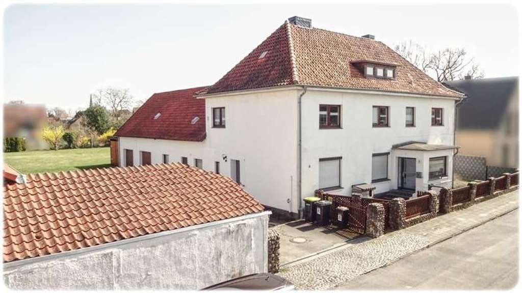 Immobilie in Uetze - Uetze: Profitieren Sie von einem Ein- und Zweifamilienhaus sowie potenziellem Bauland - Bild 3