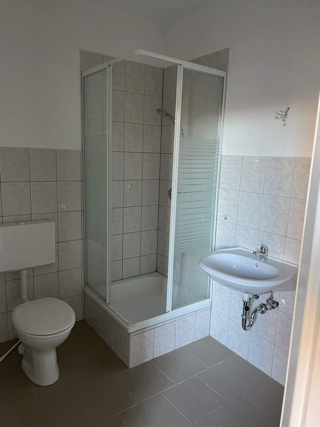Immobilie in Bernburg - Vollvermietetes 6 Fam. Haus in sehr guter Lage von Bernburg - Bild 2