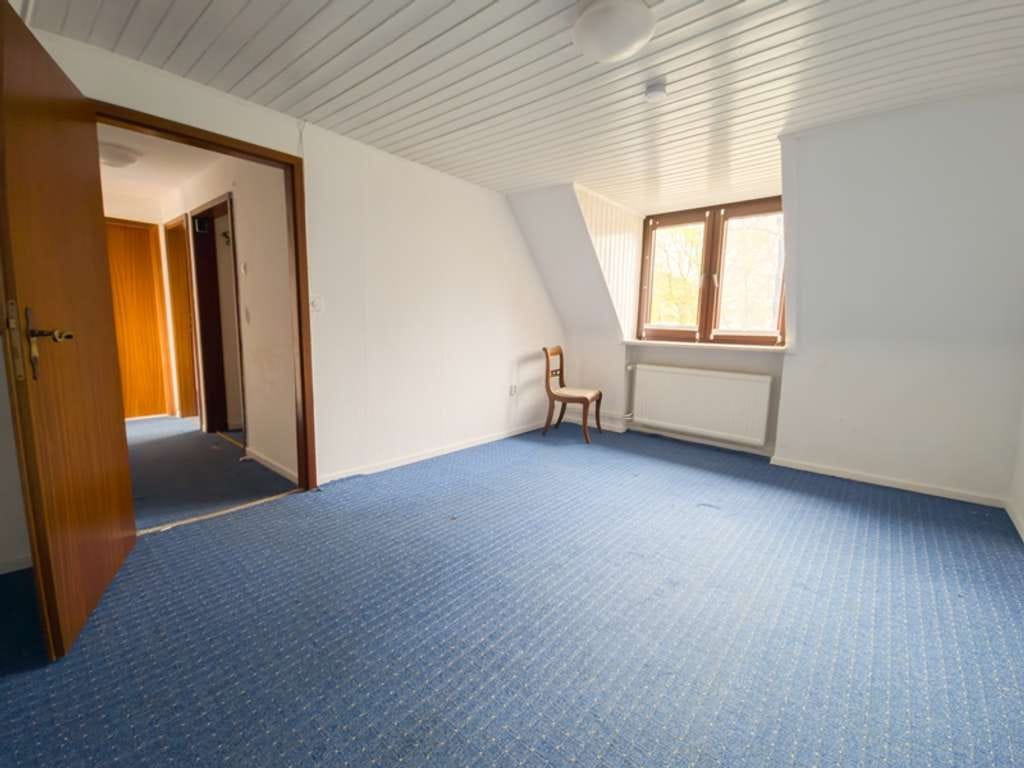 Immobilie in Schenefeld - westimmobilien: Forme Überholtes zum Traum... Teilsaniertes Reihenmittelhaus mit viel Potenzial - Bild 4