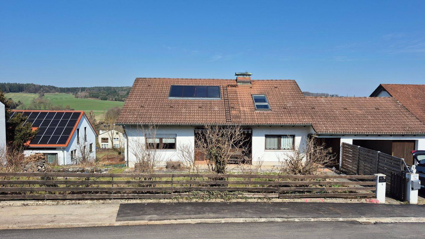 Immobilie in Pfaffenhofen an der Ilm - Ein MEHR an Platz - EFH mit 2 Einliegerwohnungen & Blick über die Dächer - Bild 2
