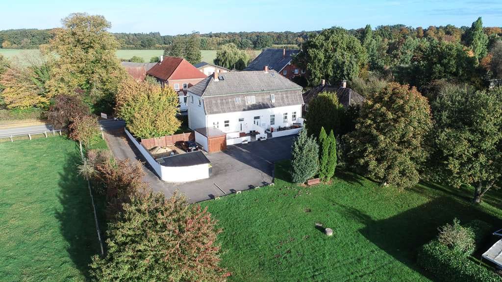 Immobilie in Hamberge - Großes Wohnhaus mit 3 Wohnungen und 1,45 ha Hauskoppel + Stall - Bild 4