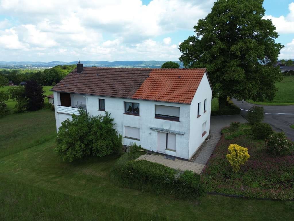 Immobilie in Bad Oeynhausen - Charmantes Ein- bis Zweifamilienhaus mit Lagerflächen & vielseitigem Entwicklungspotenzial - Bild 2