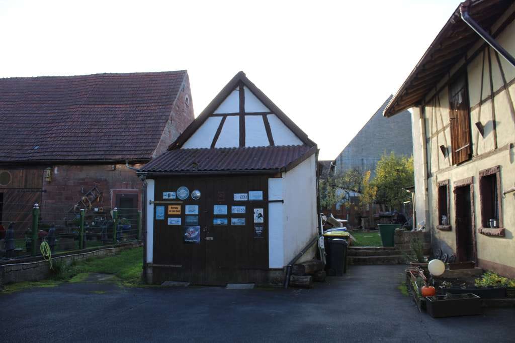 Immobilie in Höpfingen - Zweifamilienhaus mit Scheune und Garten - Bild 4