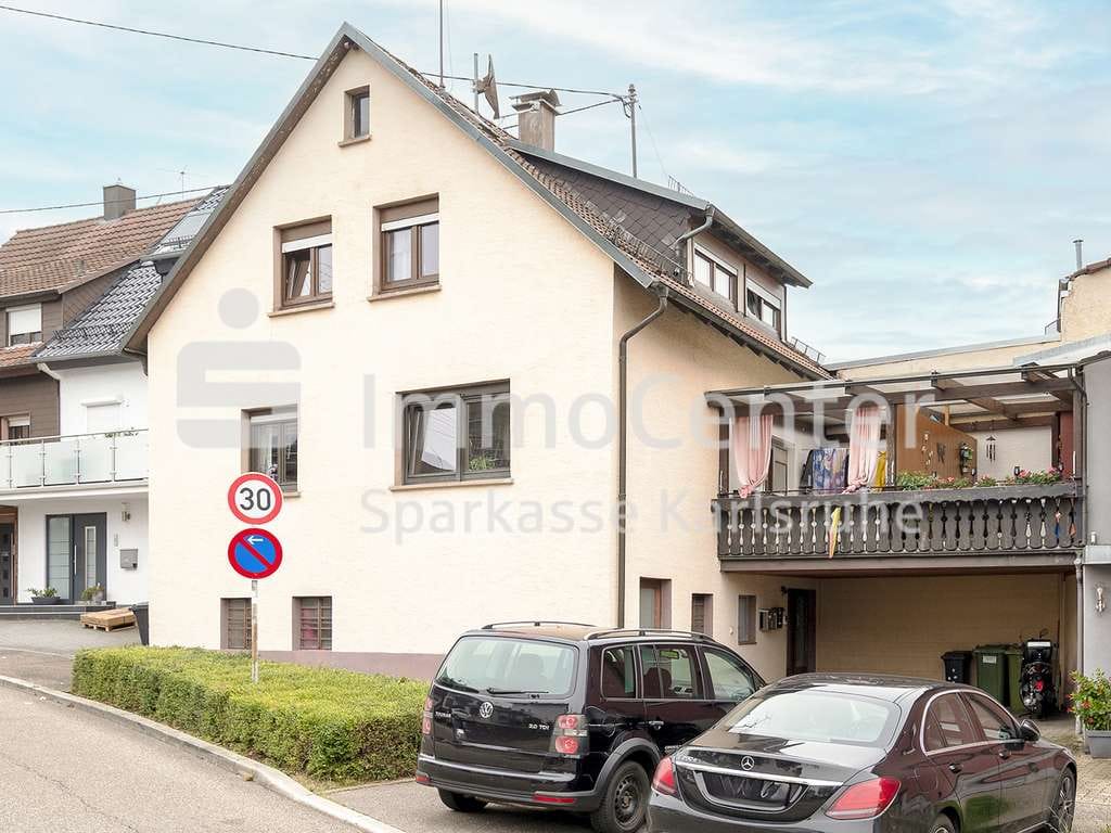 Immobilie in Karlsbad - Zwei Wohnungen, eine Investition: Vermietetes 2-Familien-Wohnhaus ideal für Kapitalanleger - Bild 1