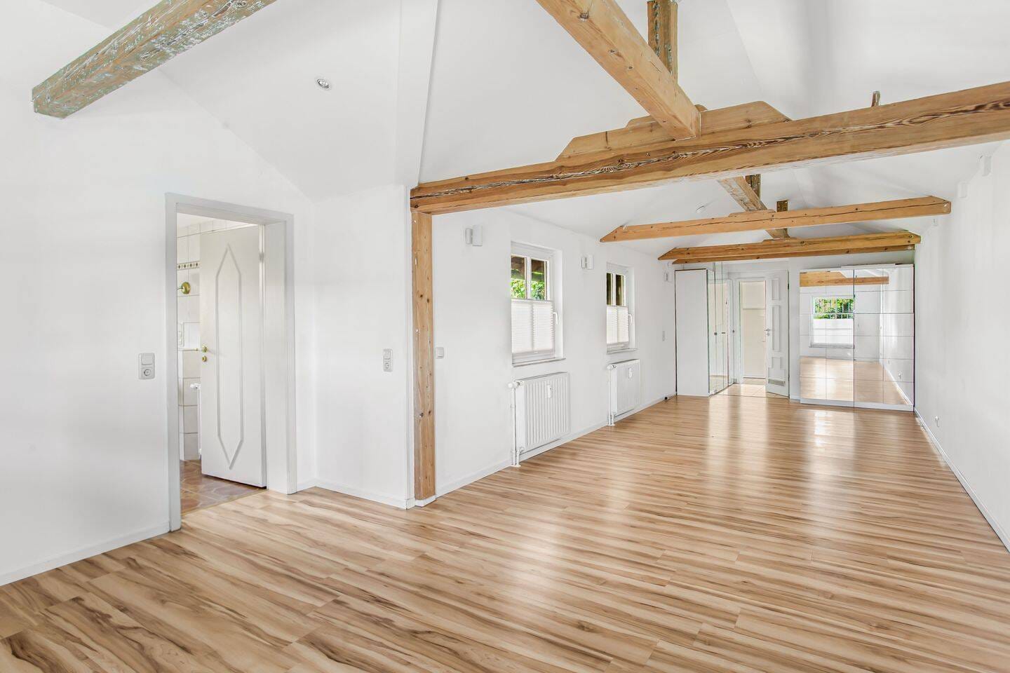 Immobilie in Friedrichsdorf - Stilvoll wohnen  - Bezugsfertiges Unikat im Herzen von Friedrichsdorf - Bild 2